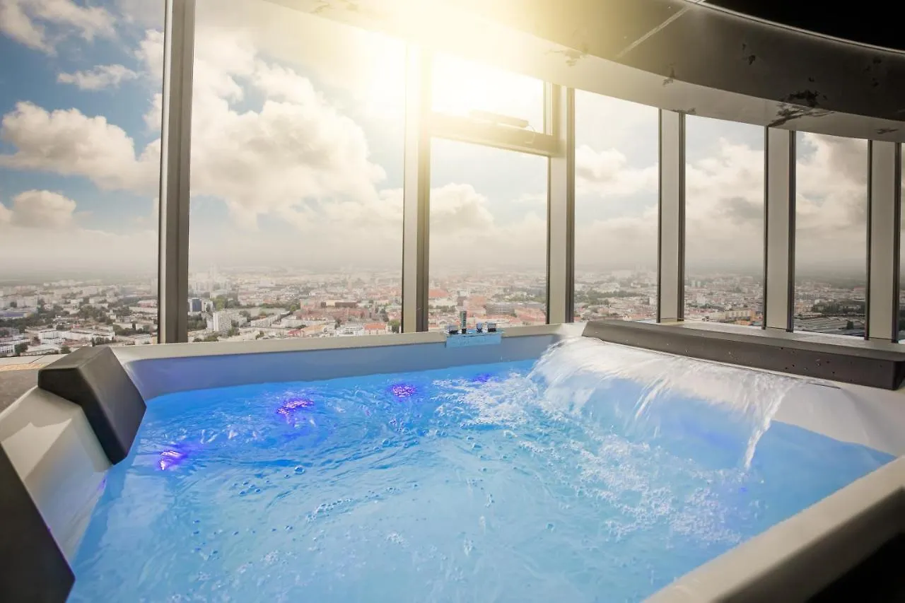 Apartamenty Sky Tower Z Jakuzzi Przy Oknie Wrocław Apartman