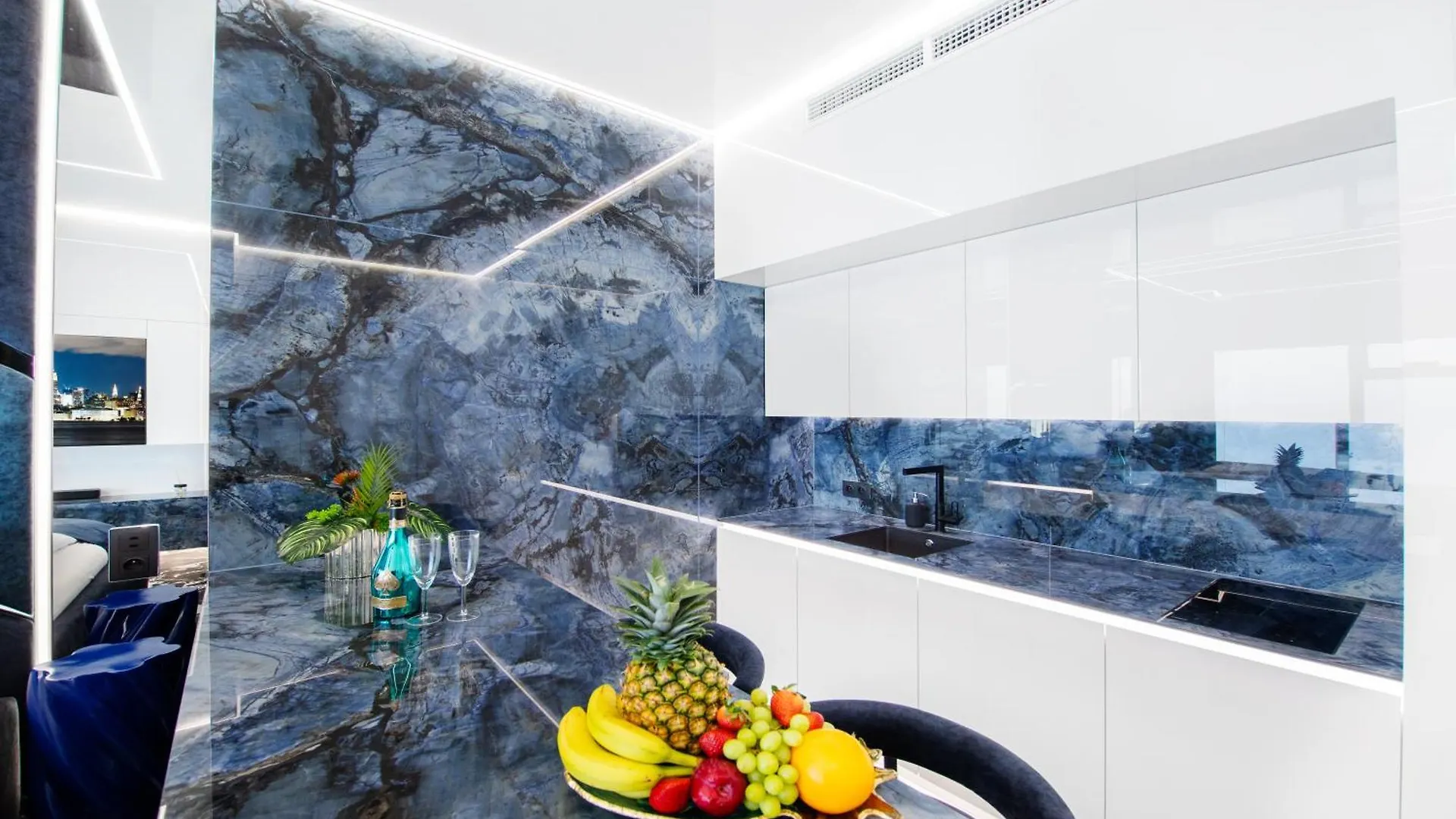Apartamenty Sky Tower Z Jakuzzi Przy Oknie Wroclaw
