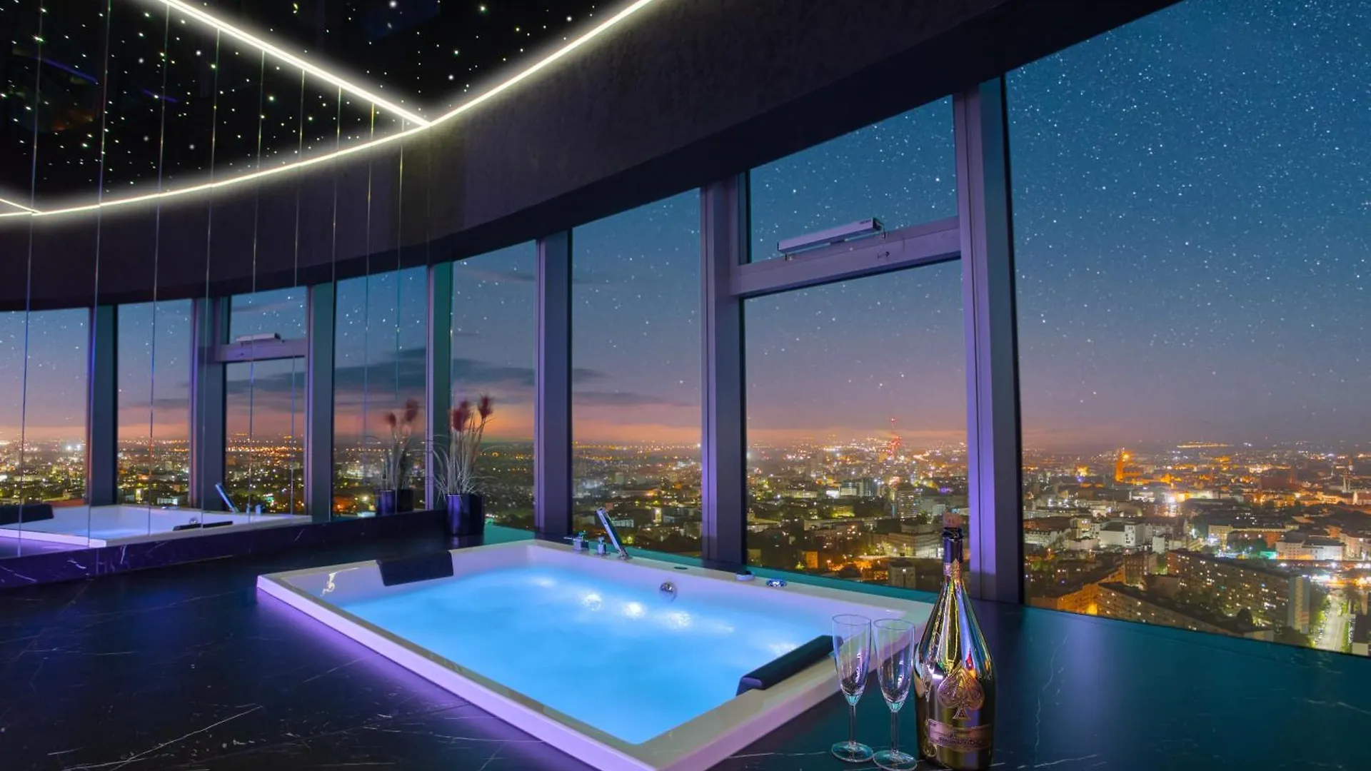 Apartamenty Sky Tower Z Jakuzzi Przy Oknie Wroclaw 0*,