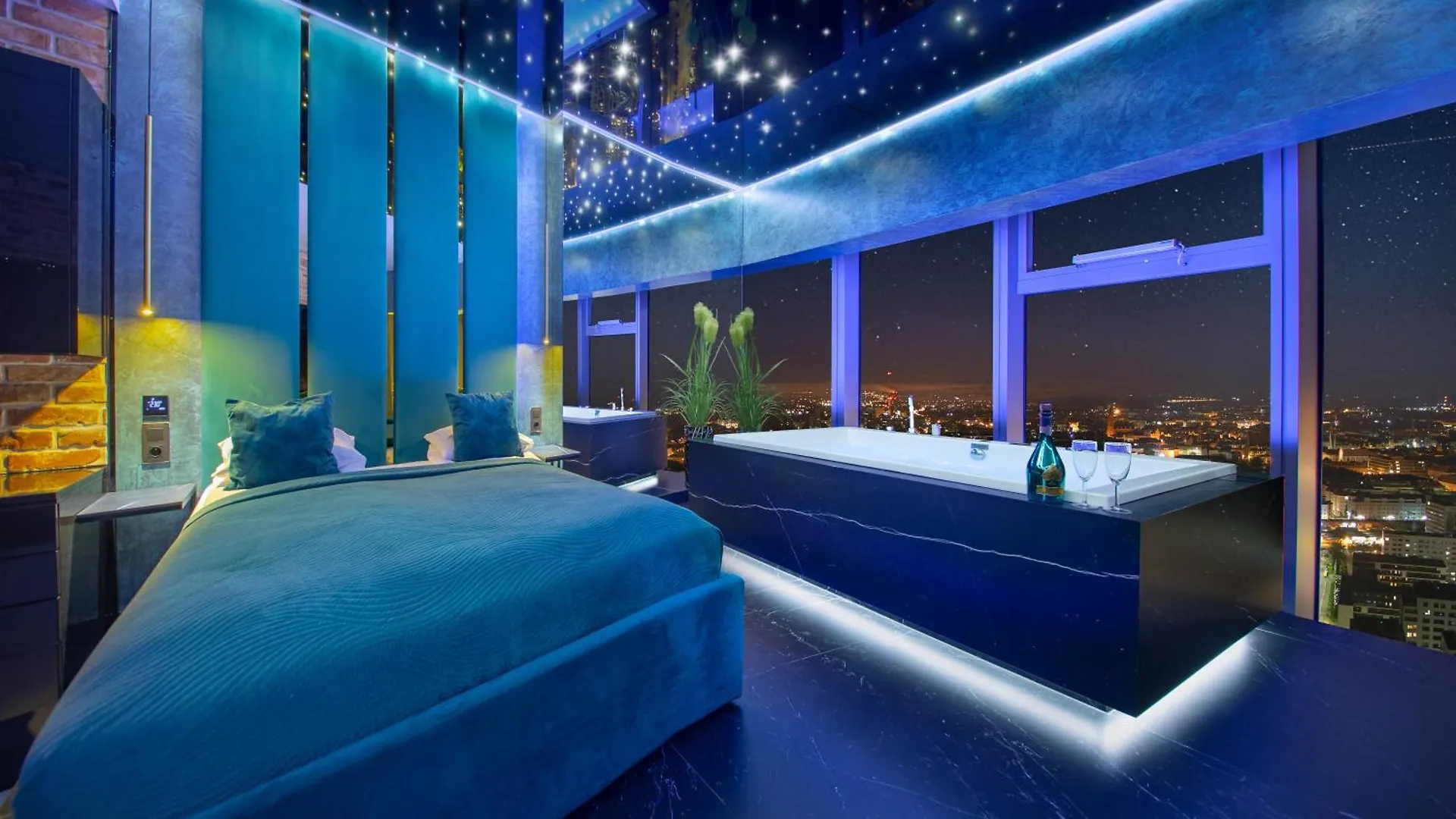 Apartamenty Sky Tower Z Jakuzzi Przy Oknie Wroclaw Poland