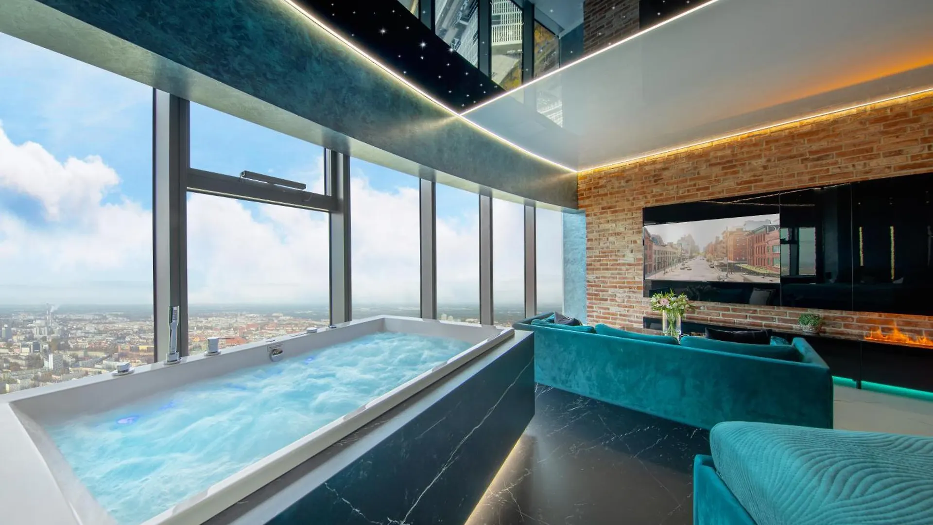 Apartamenty Sky Tower Z Jakuzzi Przy Oknie Wroclaw Apartment