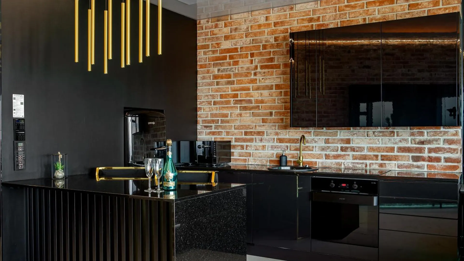 Apartamenty Sky Tower Z Jakuzzi Przy Oknie Wroclaw